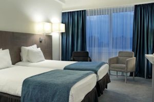 بررسی عوامل تاثیرگذار بر انتخاب پرده هتلی | گروه پرده وراتی