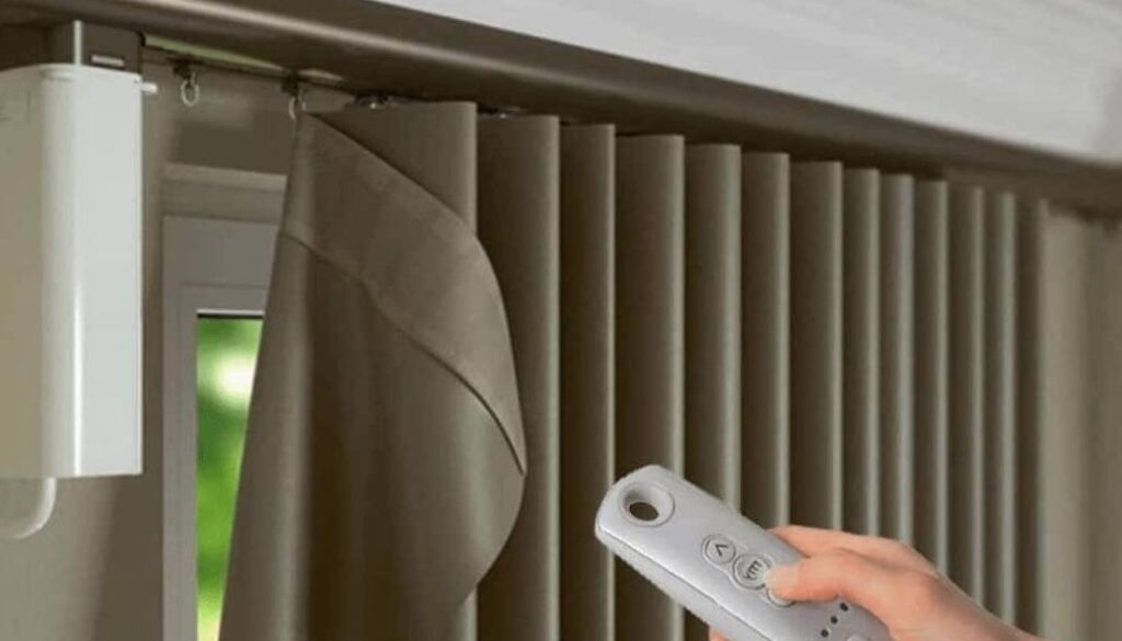 راهنمای خرید پرده اداری هوشمند