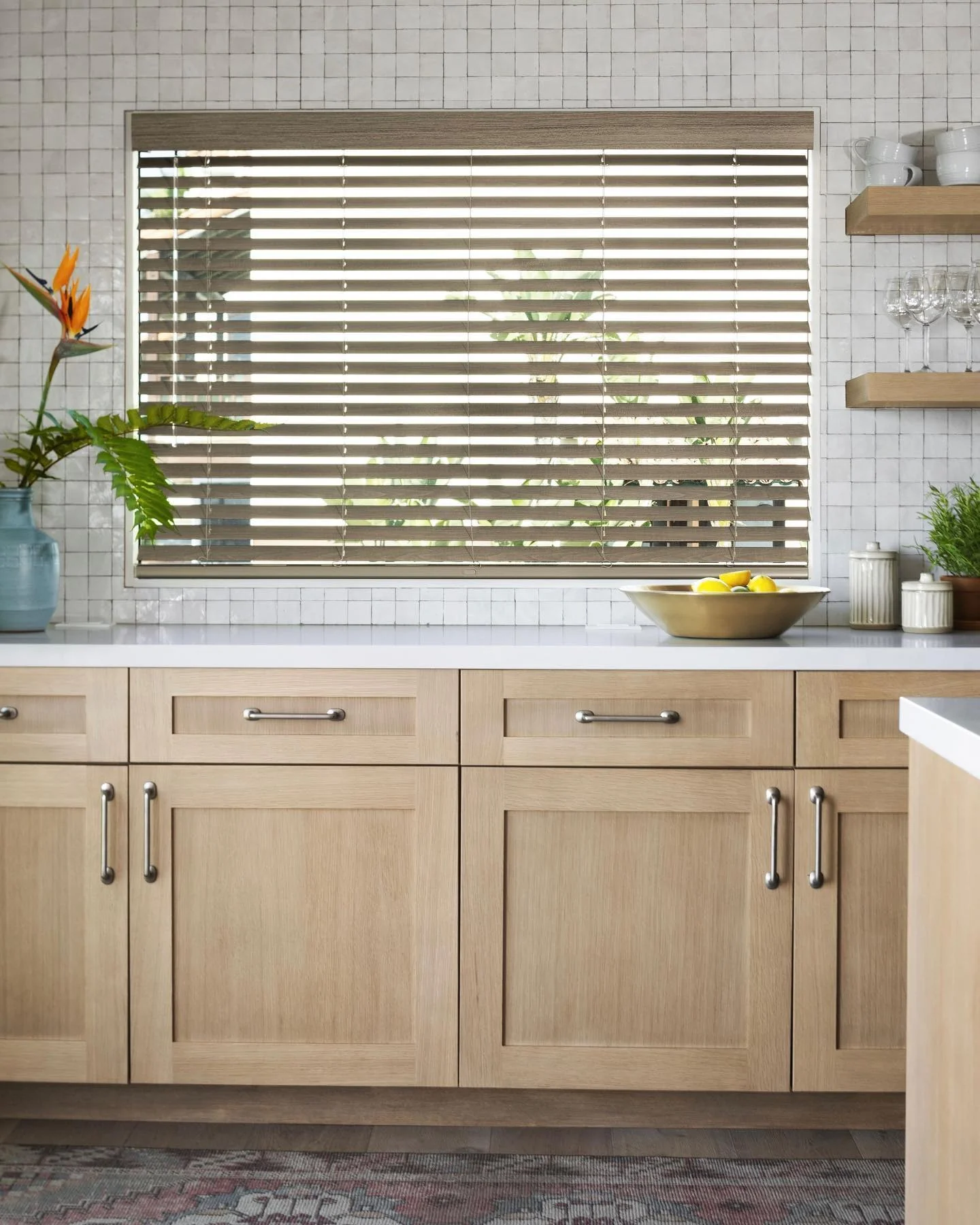 چوب طبیعی با پرده‌ افقی لایه‌ای