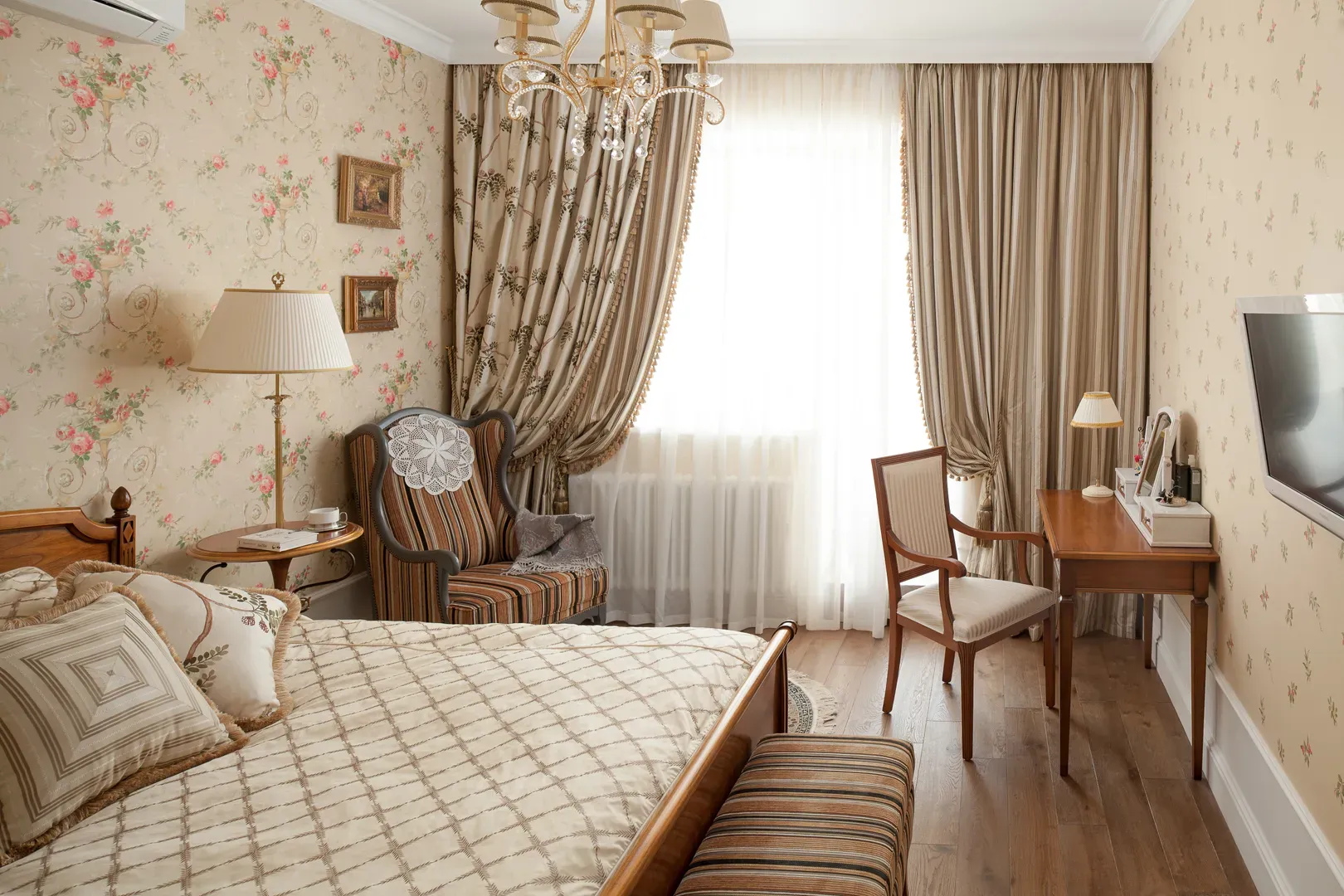 رنگ و طرح پرده هتلی